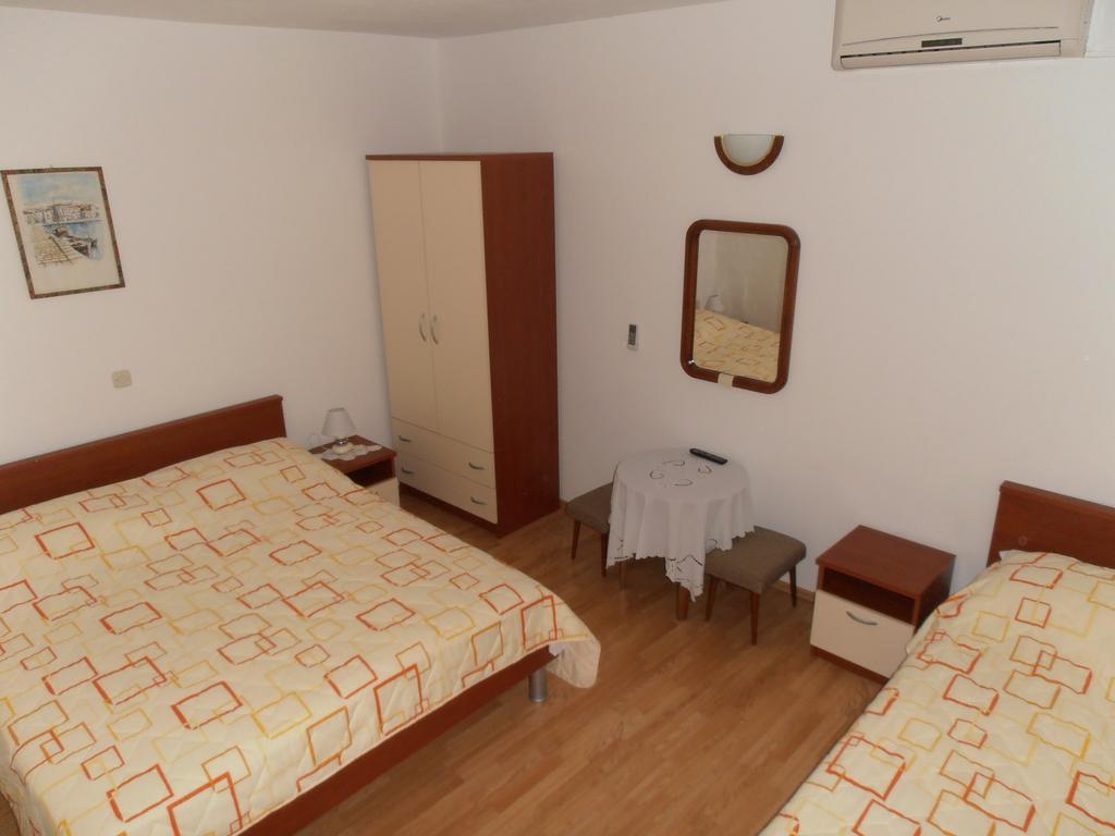 Apartment Perovic Baška Voda Extérieur photo